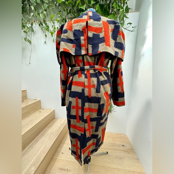 Lavish Alice cape detail coat in blue/orange abstract design - US 14 - Picture 3 of 7